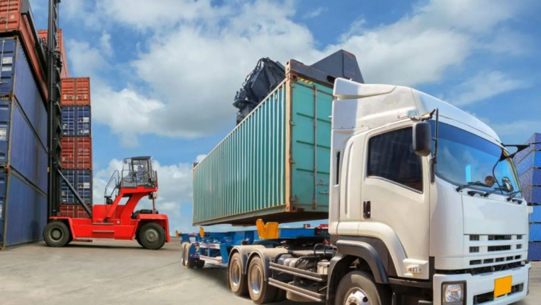 What Difference b/w Freight and Logistics Management?