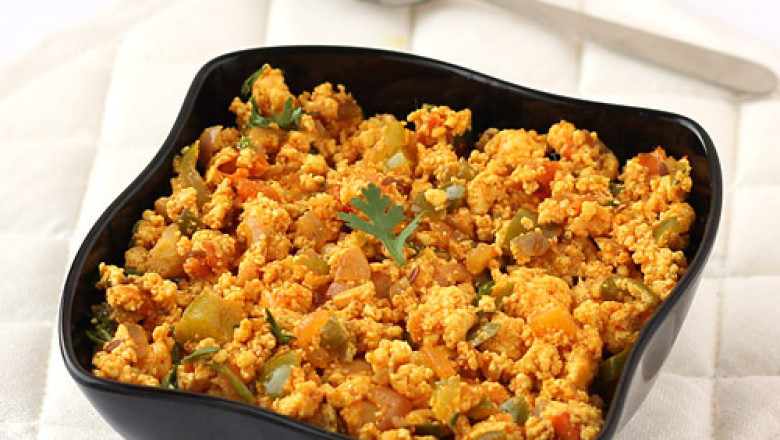How to Make Paneer Bhurji at Home quick & delicious