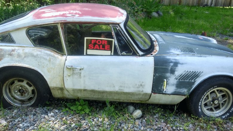 Do Junk Car Buyers Pick Up for Free? What You Should Know