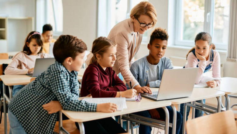 Mastering English Proficiency: Your Guide to OET Online and PTE Online