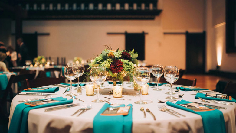 From Conferences to Galas: Tailored Floral Arrangements for Every Corporate Occasion
