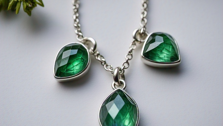 Green Bloom: Kyanite Nature Jewelry